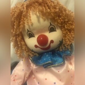 Vintage 1980 Faratak Musical wind up Clown . Plays it’s a  Small World  14” Tall